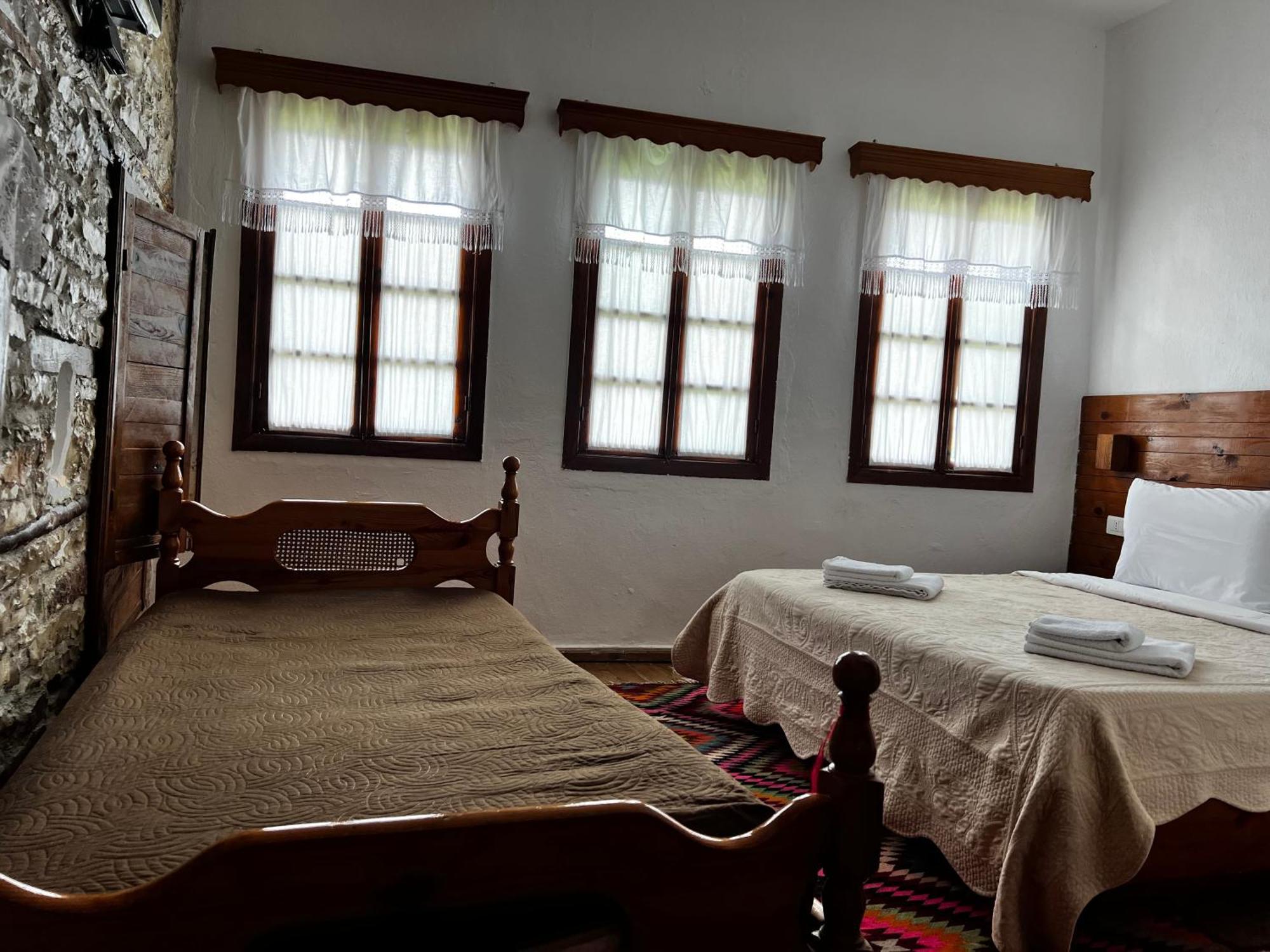 Guest House Salaria Gjirokastër Extérieur photo