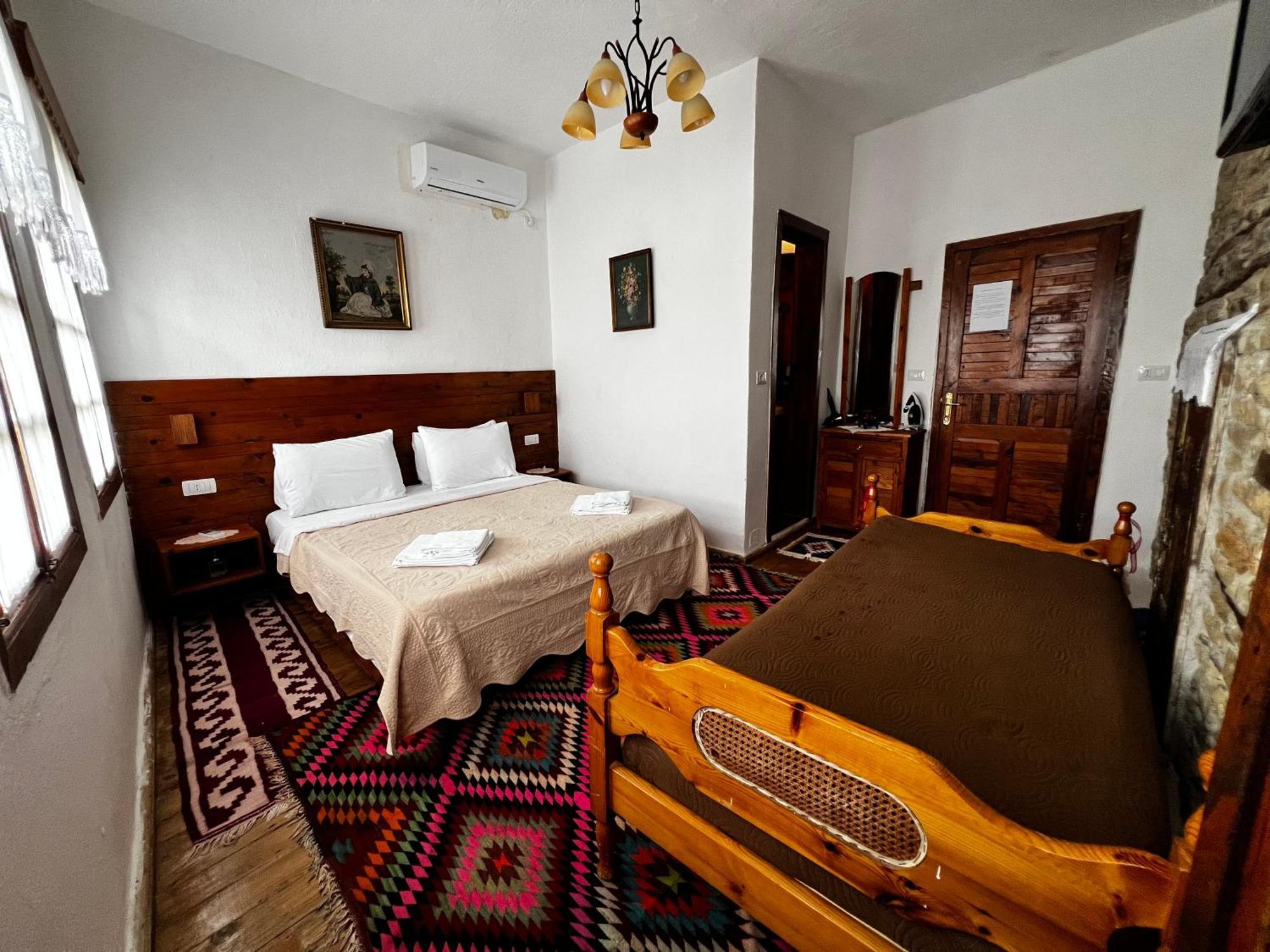 Guest House Salaria Gjirokastër Extérieur photo